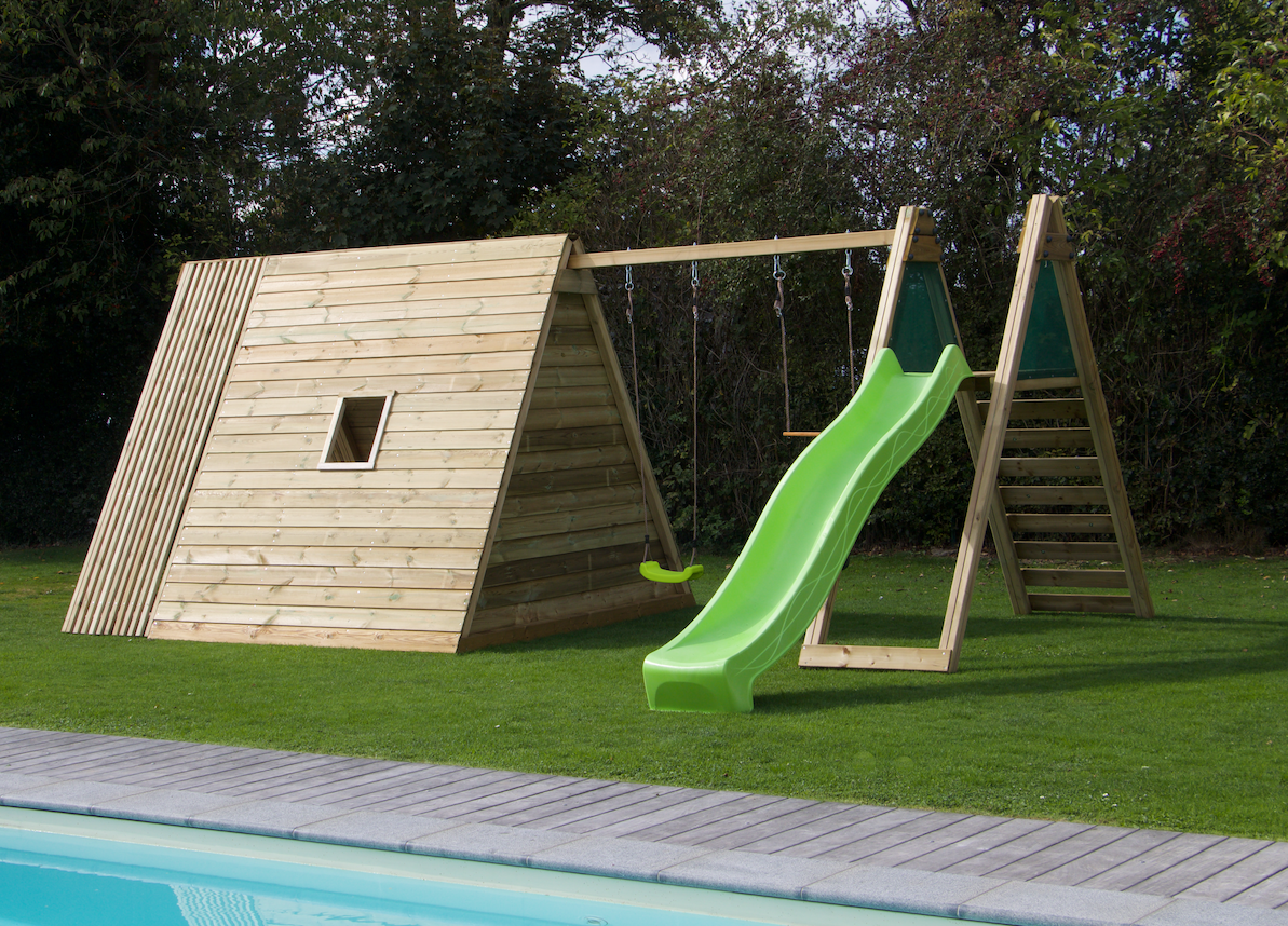 Tipi en bois portique et toboggan